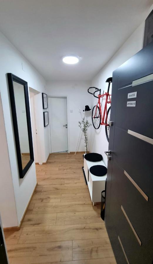 Apartman H8 Бйеловар Екстериор снимка