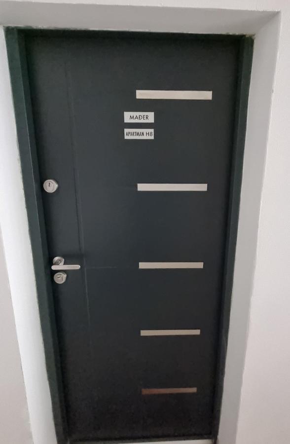 Apartman H8 Бйеловар Екстериор снимка