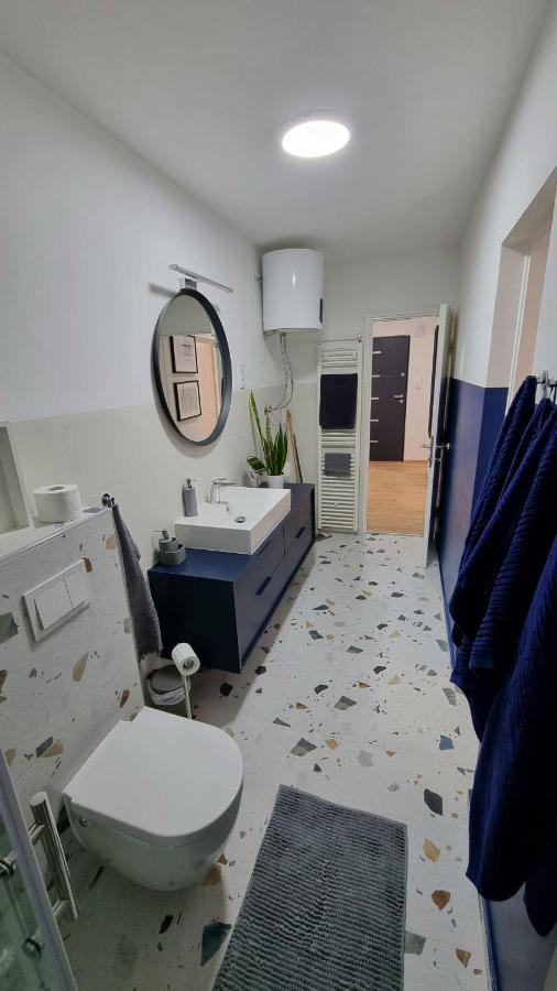 Apartman H8 Бйеловар Екстериор снимка